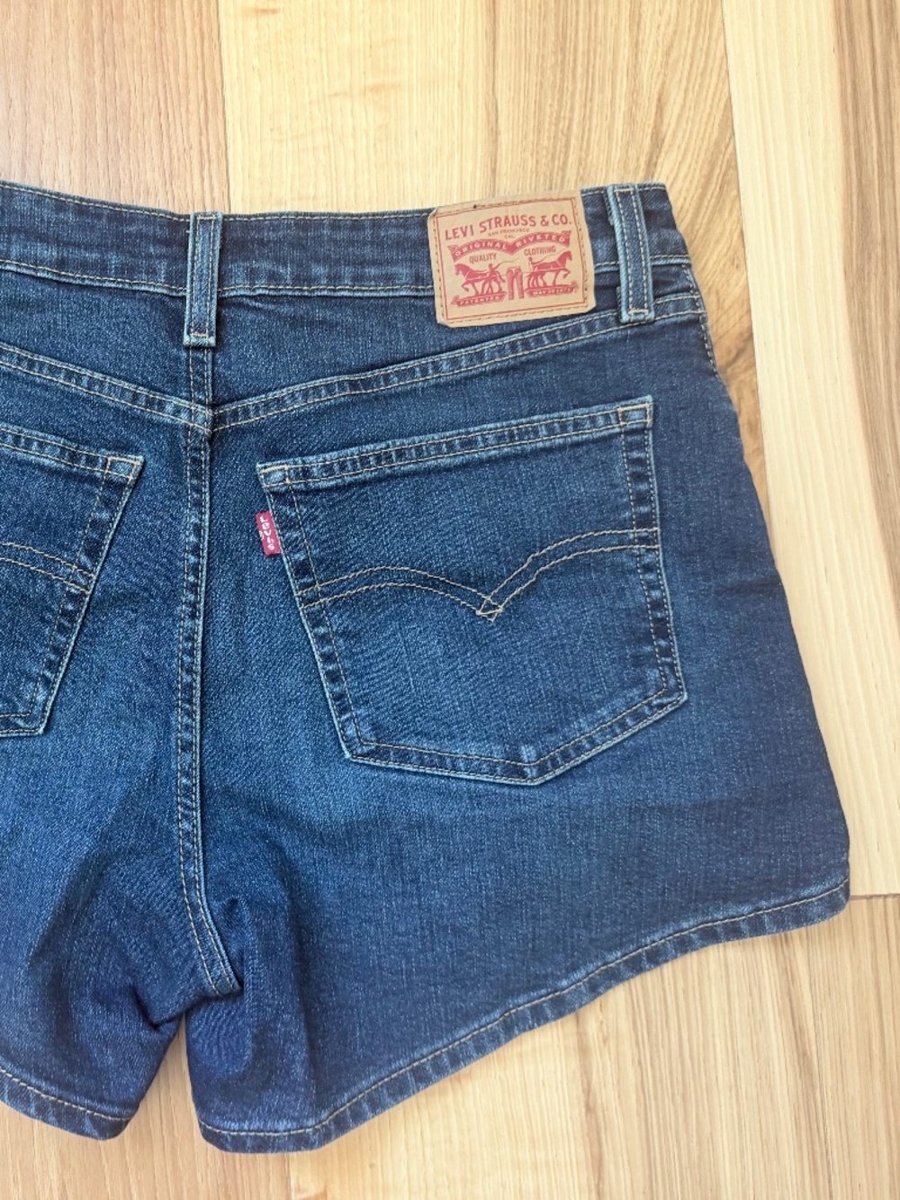 Levi's A-Line Denim Shorts Size 30 Dark Wash Mid Rise Women's Jean Shorts